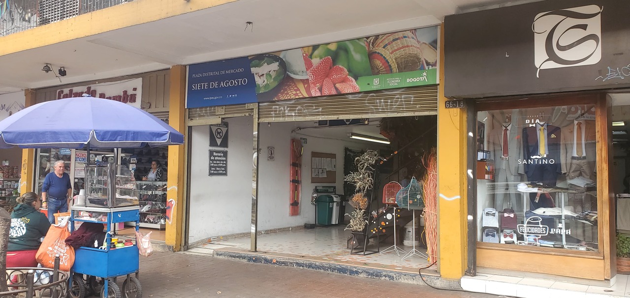  Plaza Distrital de Mercado 7 de Agosto