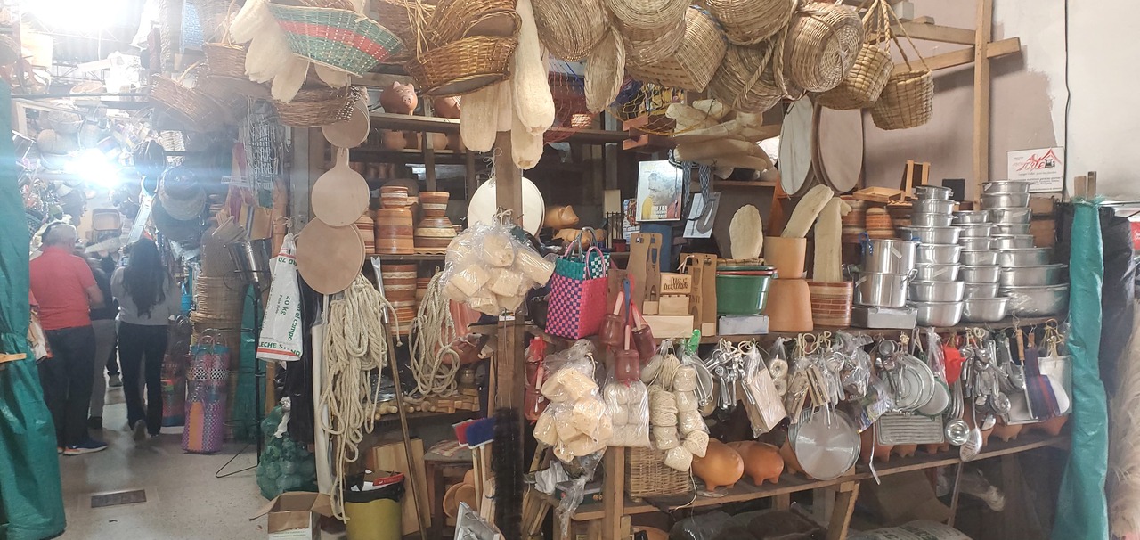  Plaza Distrital de Mercado 7 de Agosto