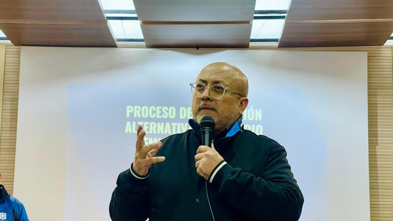 Más de 40 vendedores informales fueron beneficiados con mobiliarios del IPES