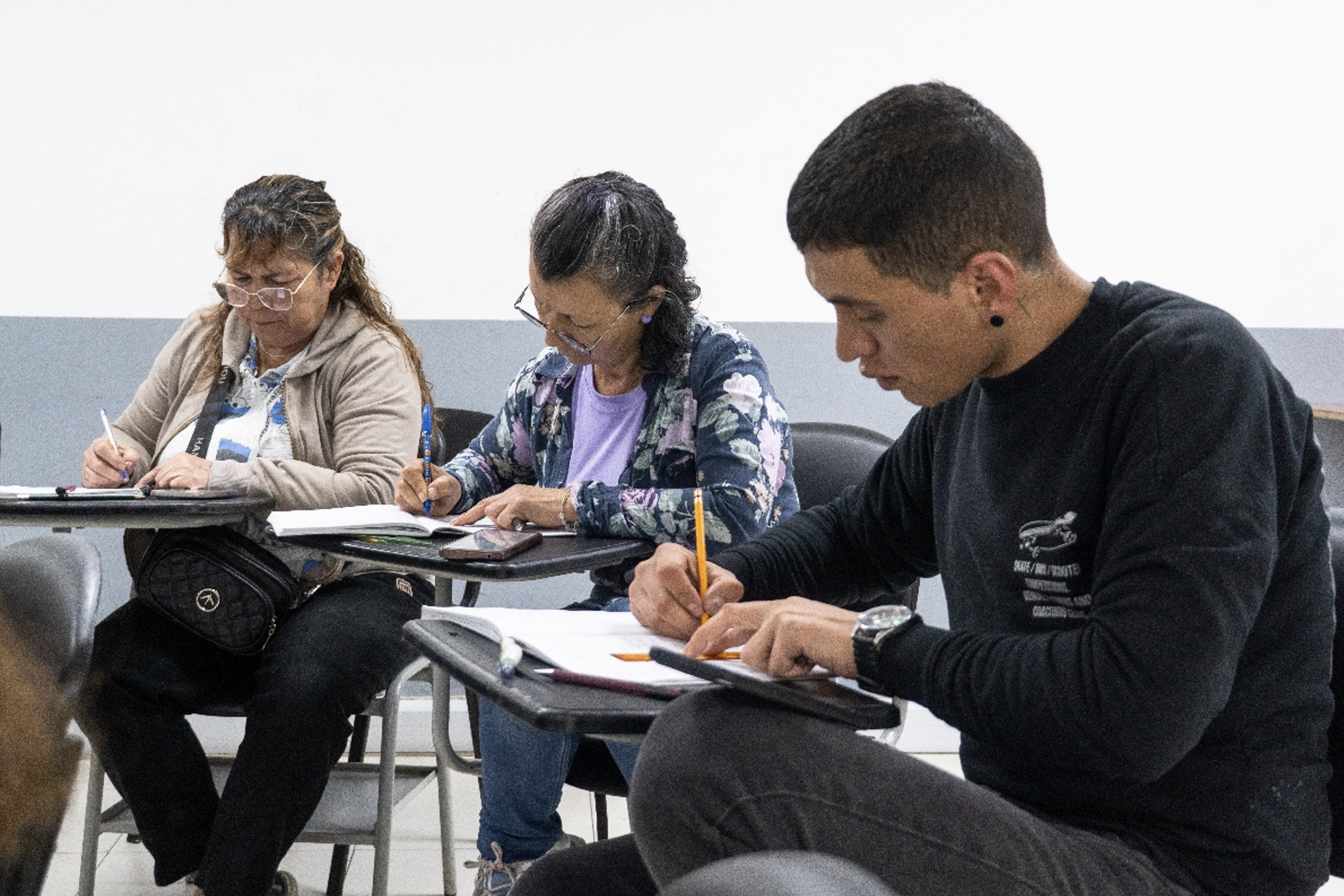 Carmen y otros estudiantes del bachillerato flexible