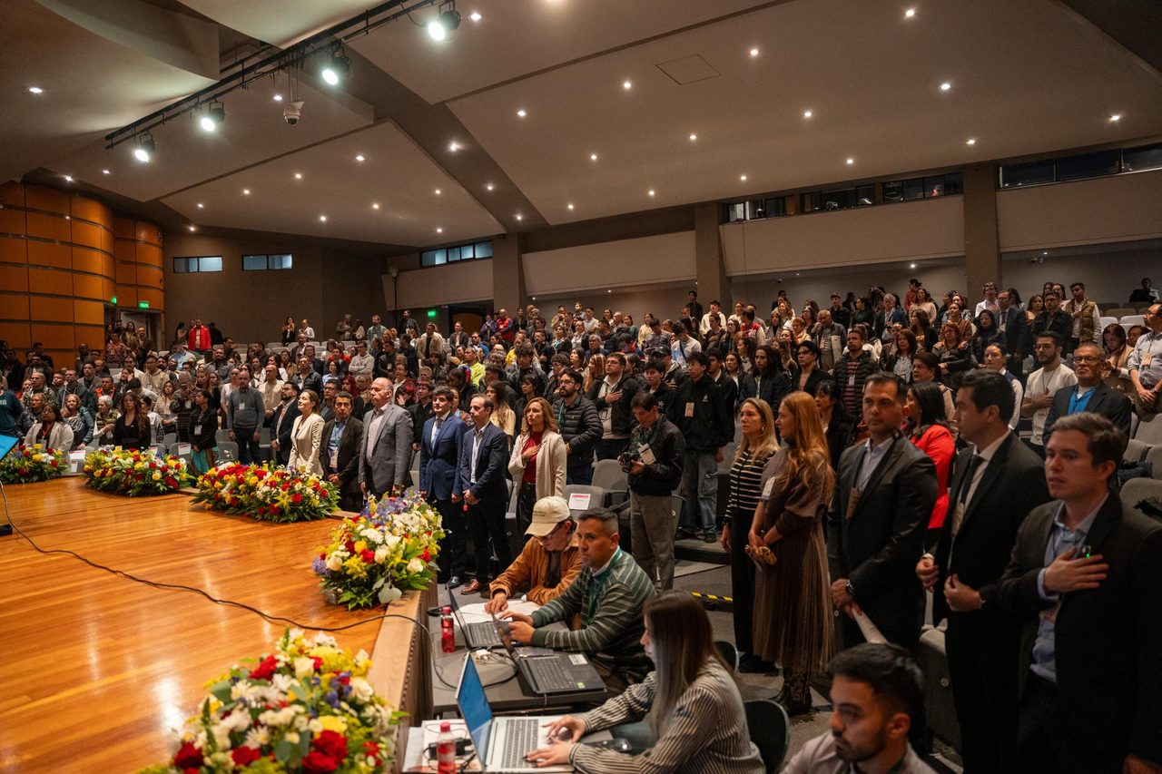 Asistentes en la instalación del Primer Encuentro Internacional de Plazas de Mercado
